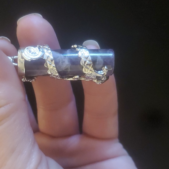 *$15 Sale* New Silver Wrapped Dragon Chevron Amethyst Column Pendant. - Picture 8 of 9